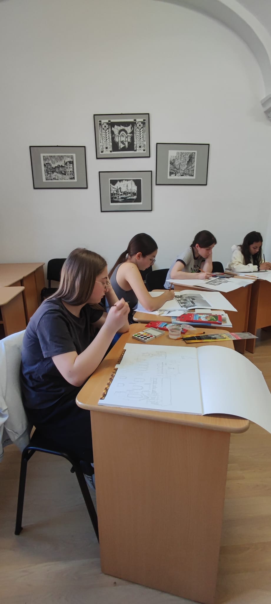 TABĂRA DE EDUCAȚIE PRIN ARTĂ - DESEN & PICTURĂ 2027